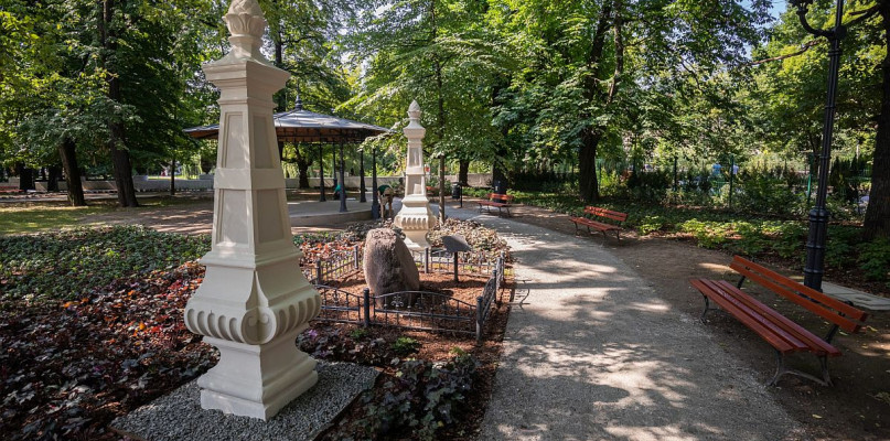 Zmodernizowany park za Ratuszem - fot. P.Sowa UM