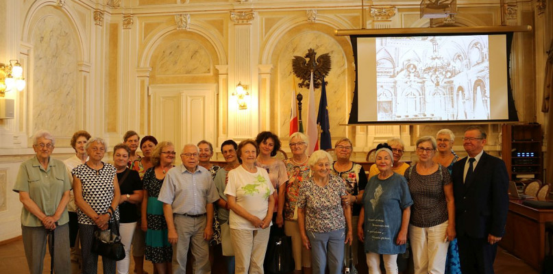 Spacer po mieście i zwiedzanie bielskiego Ratusza