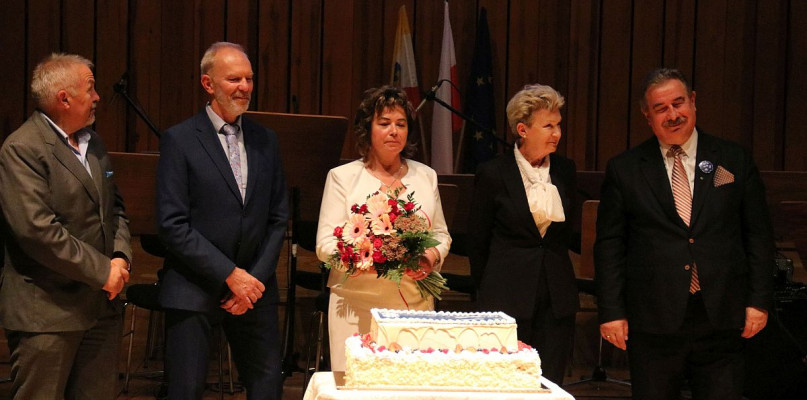Po dwóch muralach i ławeczce przyszedł czas na uroczysty koncert w murach Państwowej Szkoły Muzycznej. Tak jubileusz 120-lecia założenia Domu Polskiego i swojego powstania świętowała Spółdzielnia Mieszkaniowa Strzecha w Bielsku-Białej.