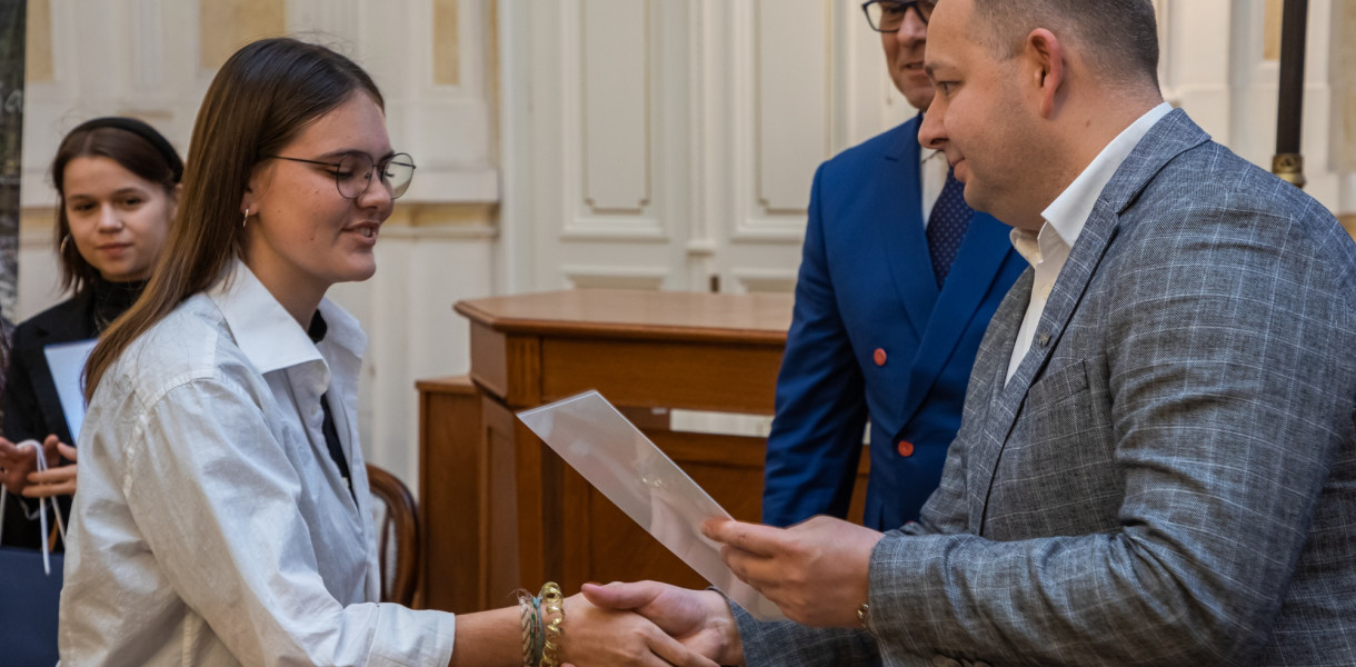 Po raz 12. w programie miejskim Rodzina Plus przedsiębiorstwo komunalne Aqua S.A. przyznało doroczne stypendia dla najlepszych uczniów i studentów.