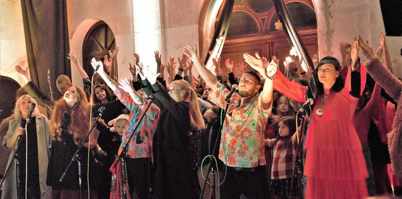 Koncert zaduszkowy na cmentarzu żydowskim