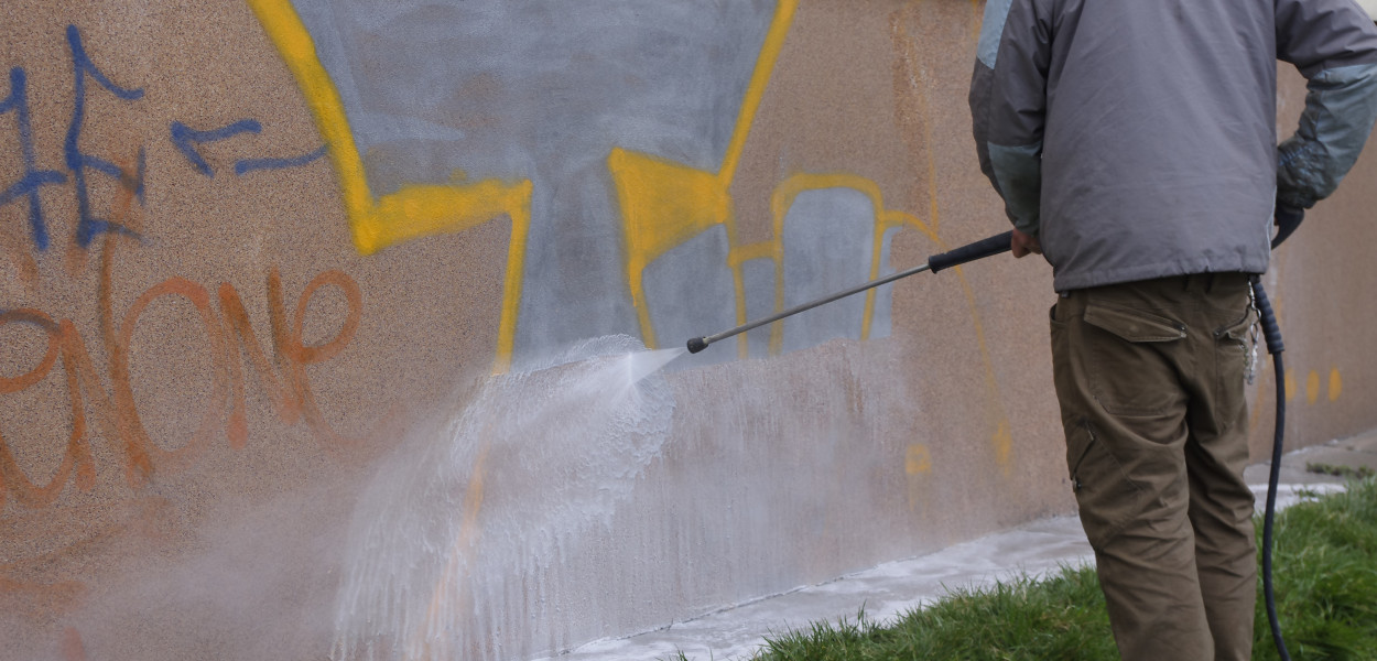 Komu zlecić usuwanie graffiti na Śląsku? Lista firm