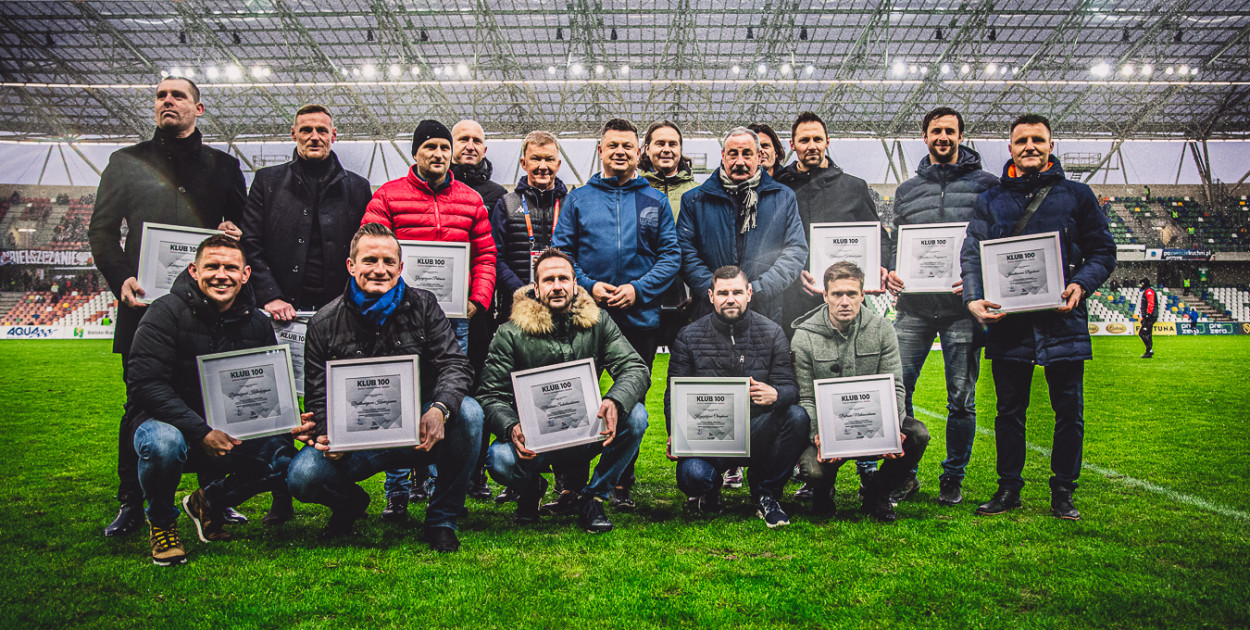 14 członków elitarnego klubu 100. Tworzy go obecnie czternastu byłych piłkarzy