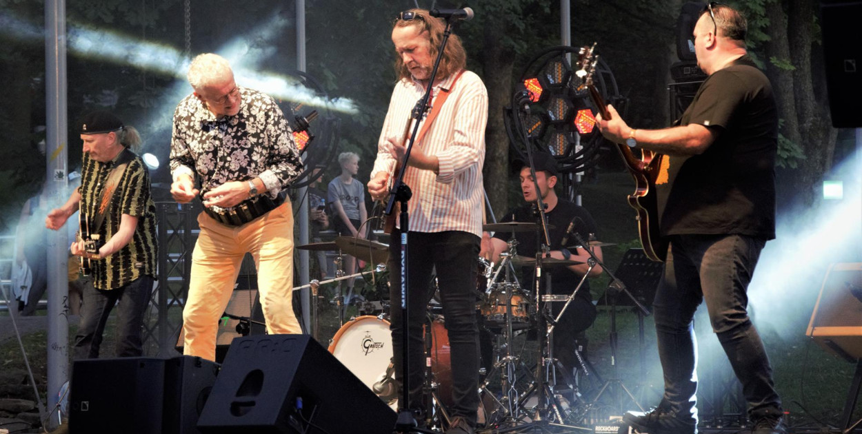 Porywający koncert parkowy Nocnej Zmiany Bluesa z licencjatem z… gry na perkusji