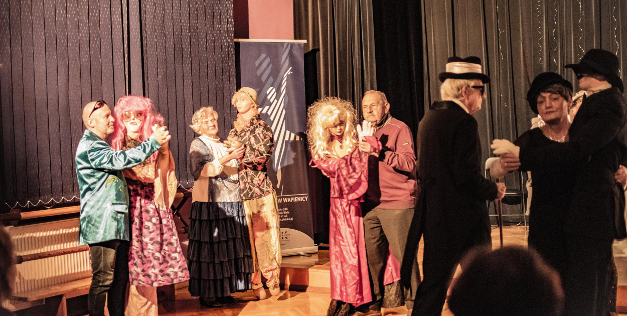 Spektakl Tango w wykonaniu teatru Oj tam, oj tam z DK w Wapienicy