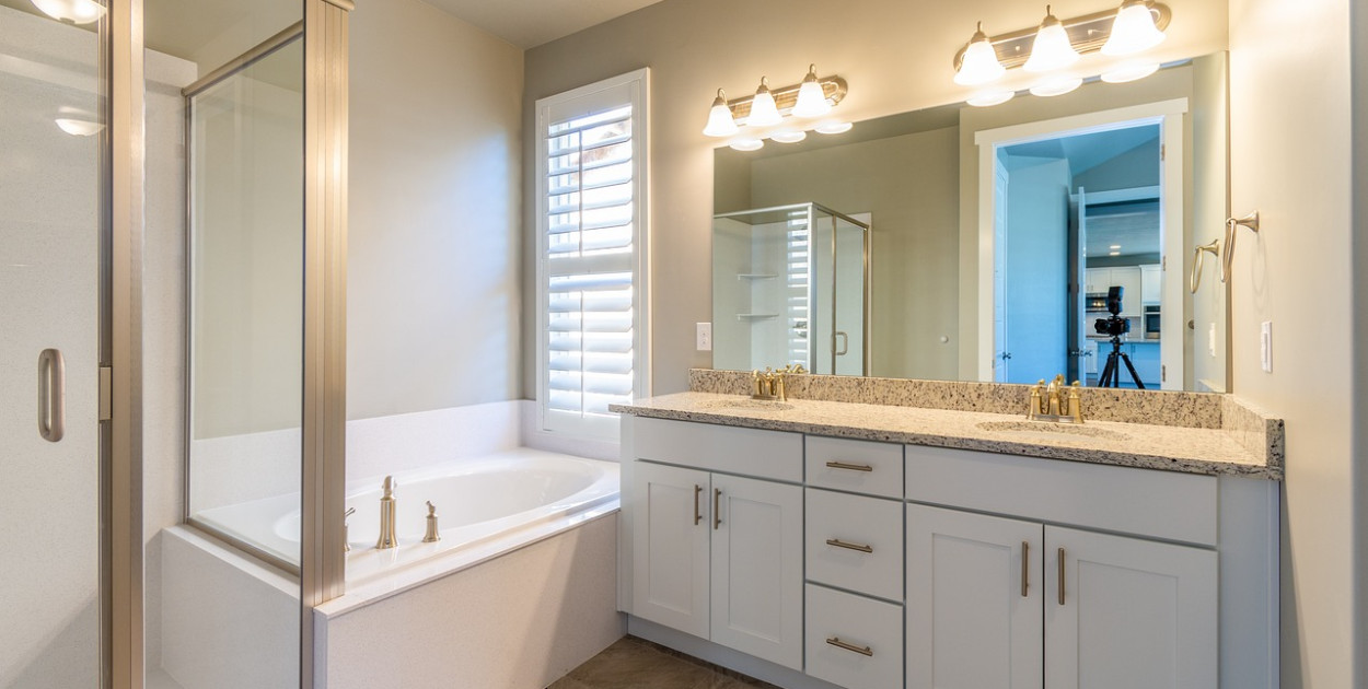 Jak wybrać brodzik prysznicowy?