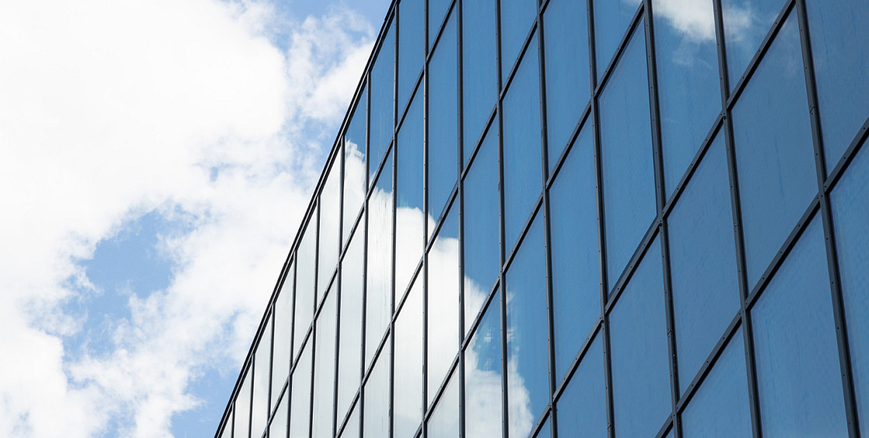 Okna PCV z powłoką refleksyjną: Czy to działa?