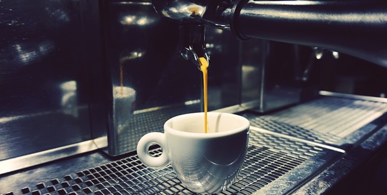 Jak wybrać ekspres do kawy, aby uzyskać najlepszy smak? Przewodnik dla kawoszy