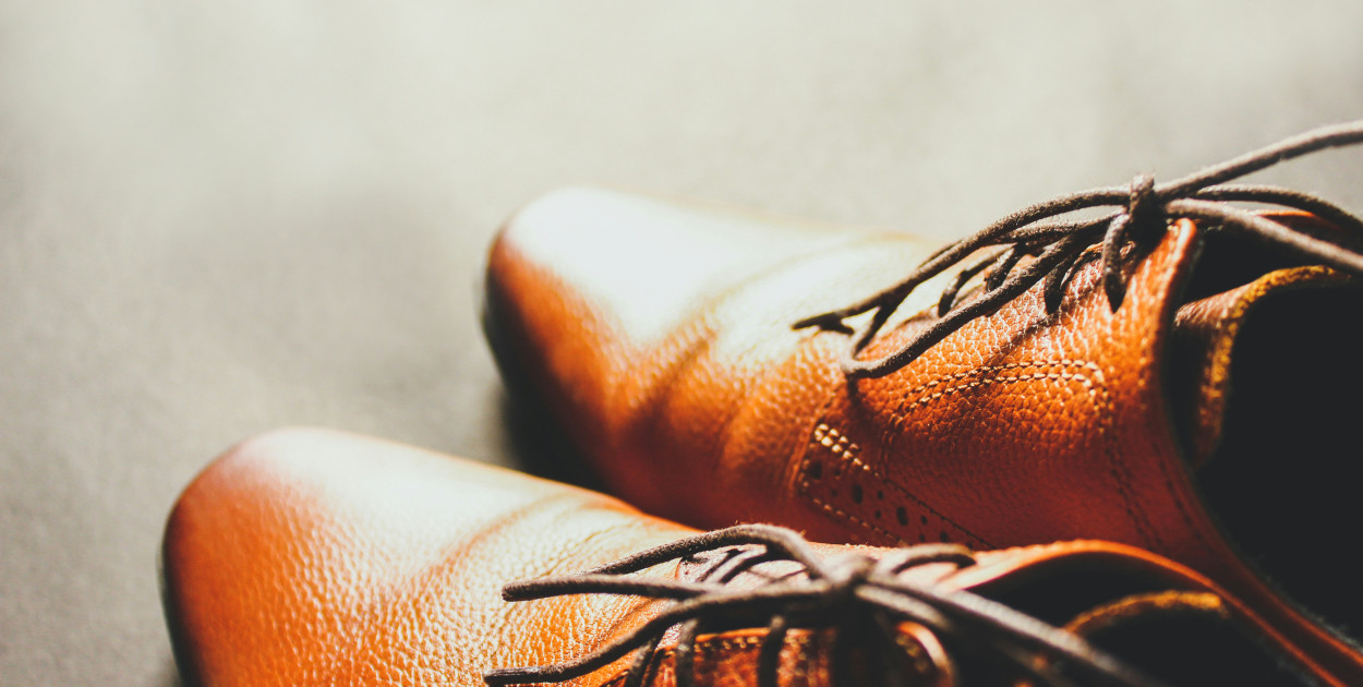 Gdzie kupić buty na szeroką stopę z wysokim podbiciem?