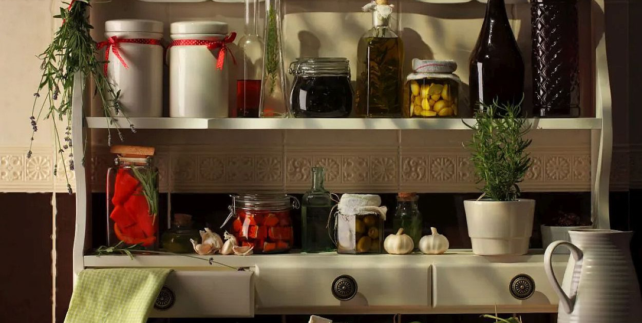 Aromatyczna nalewka z pomarańczy i goździków – magia świąt zamknięta w butelce