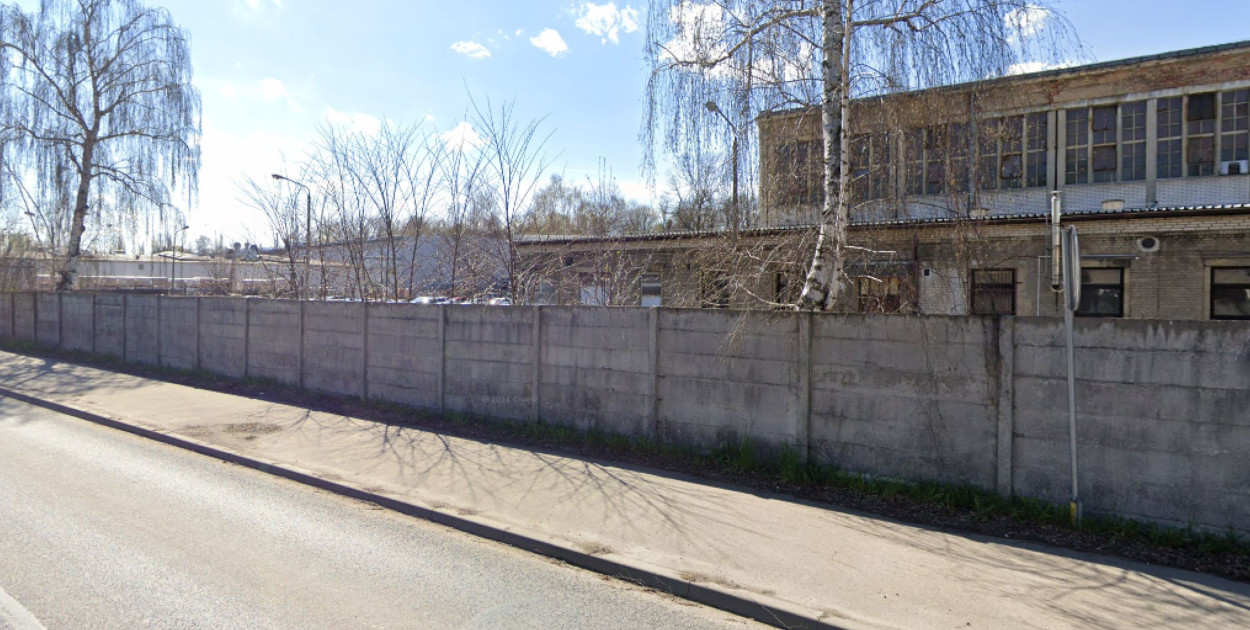 Mur przy ulicy Grażyńskiego