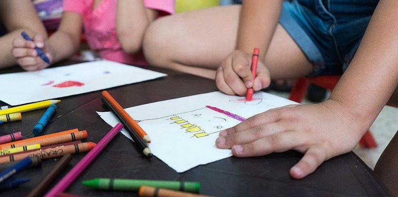 Zasiłek opiekuńczy dla rodziców przedłużony do końca roku szkolnego