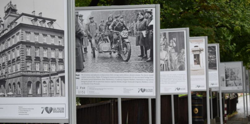 wystawa Jacka Kachla z okazji 70 rocznicy polaczenia miast Bielska i Białej