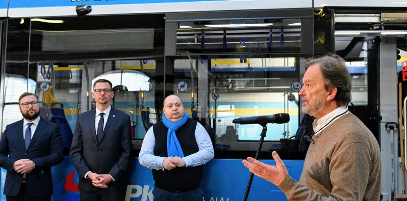 Na zdjęciu tramwaj Maria Koterbska, przy mikrofonie Roman Frankl, z tyłu Adam Ruśniak, Sergiusz Kmiecik i Krzysztof Balawejder, fot. Bartosz Chochołowski / MPK Wrocław