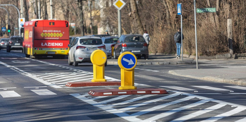 Azyl dla pieszych na ulicy Piastowskiej