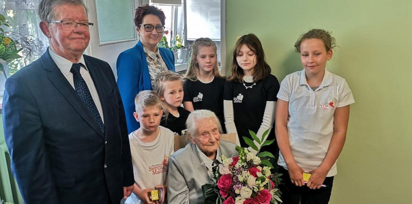 Ewa Bebek obchodzi 102 lata urodzin. fot. UM 