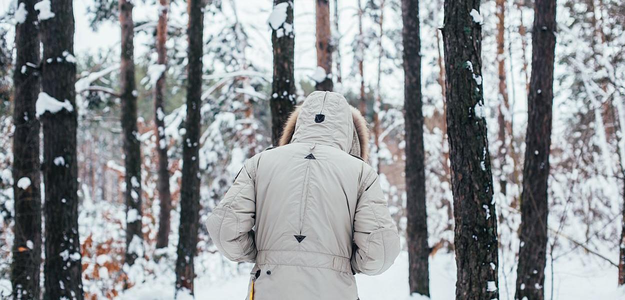 87 kobiet (średnia wieku 24 lata) spacerowało po zaśnieżonym Cygańskim Lesie
