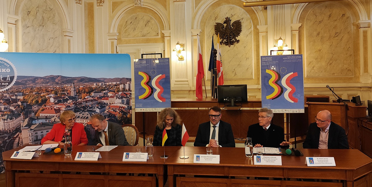  Kongres Towarzystw Polsko-Niemieckich i Niemiecko-Polskich pod hasłem „Polska i Niemcy w dialogu: łączymy idee, budujemy przyszłość”.