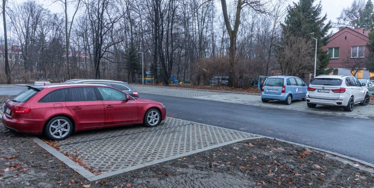 Więcej miejsc postojowych przy ulicy Sempołowskiej w Bielsku-Białej