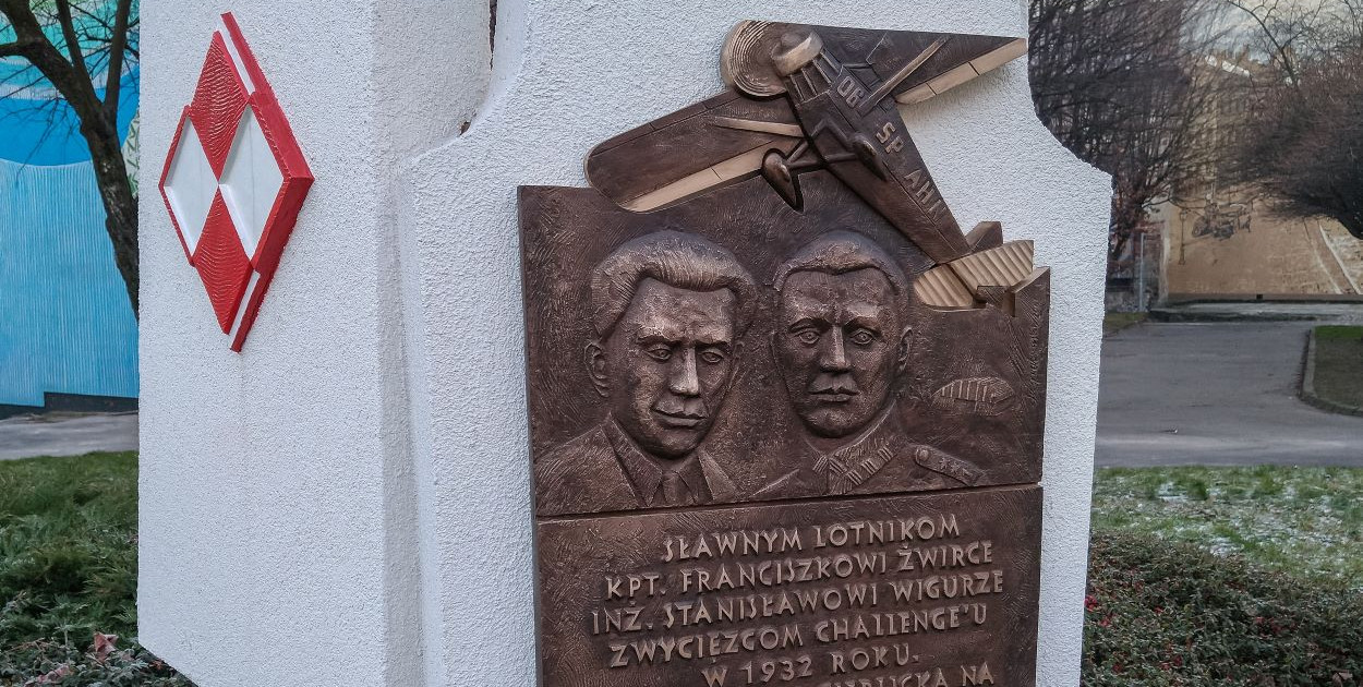 Odnowiony pomnik Żwirki i Wigury w Bielsku-Białej: symbol pamięci o asach polskiego lotnictwa