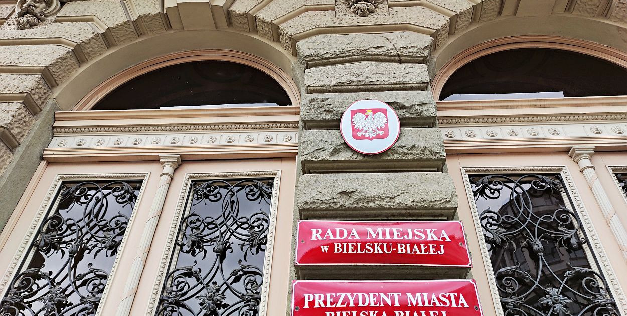 Modernizacja parku samochodowego w Urzędzie. Miasto uzasadnia wydatek