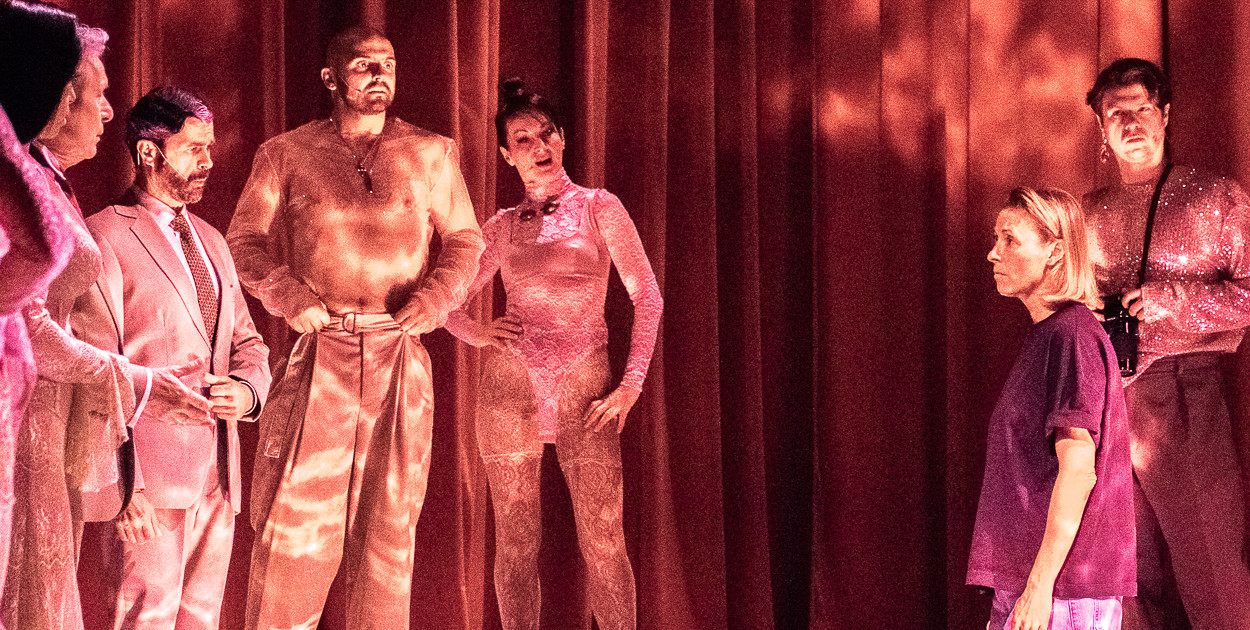 Gombrowiczowski dramat na deskach bielskiego teatru - sceniczny manifest przeciwko nienawiści