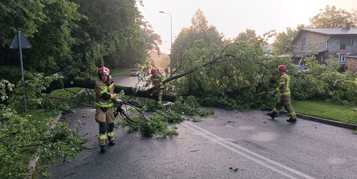 Silne burze i 26 interwencji strażaków w Bielsku-Białej i powiecie bielskim / FOT. PSP