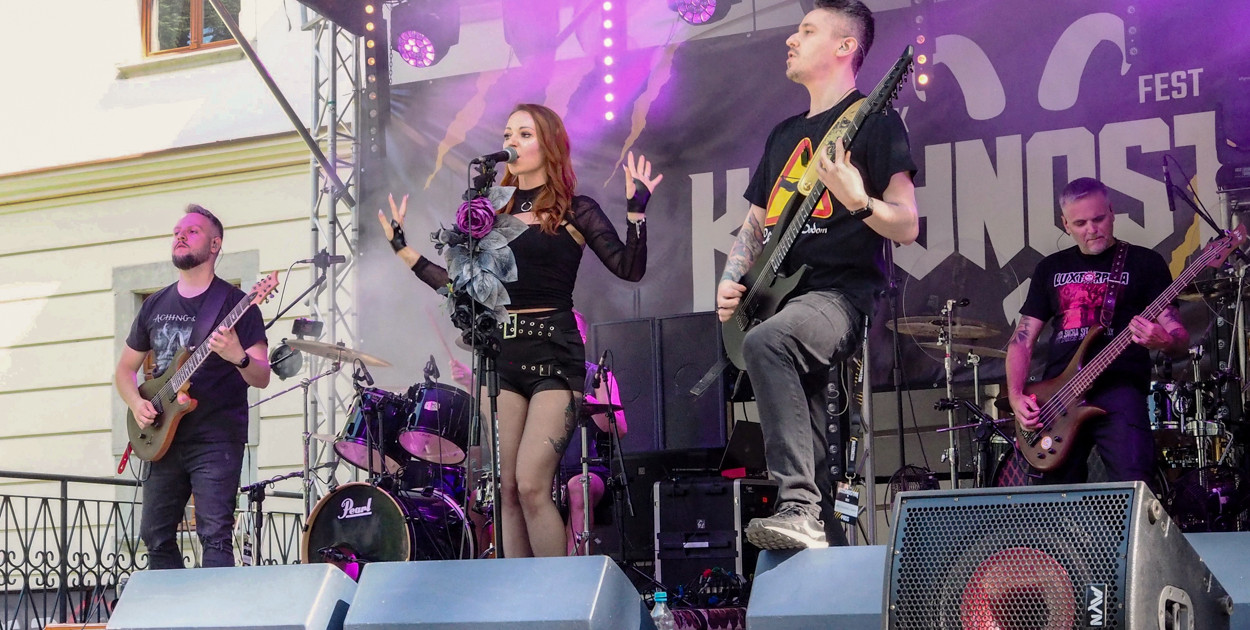 KOZYNOSTRA ROCK FEST - Zwycięska krakowska formacja ACHTING SKY z charyzmatyczną Aleksandrą Piasecką 