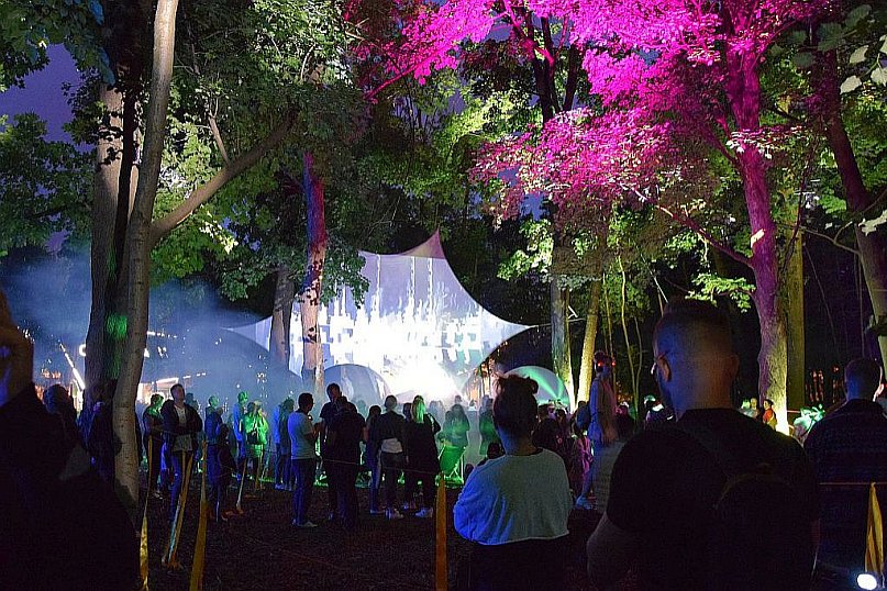 Noc iluminacji na Zielonej Plaży Miejskiej