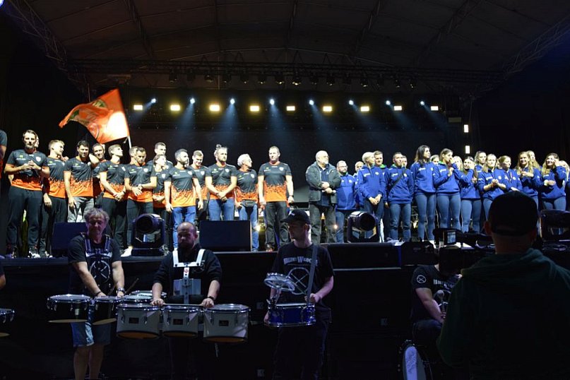 Przemarsz przez miasto i dyskoteka w Rytmach BB