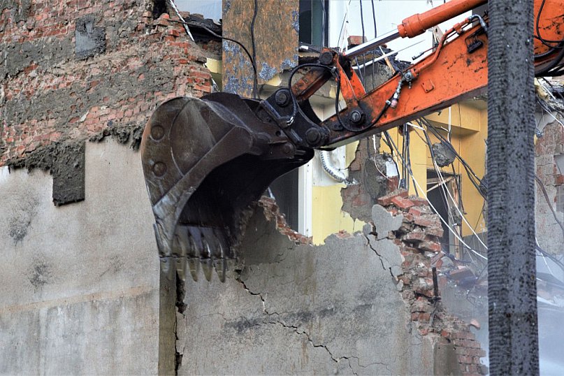 Znika kamienica przy ulicy Cyniarskiej 13