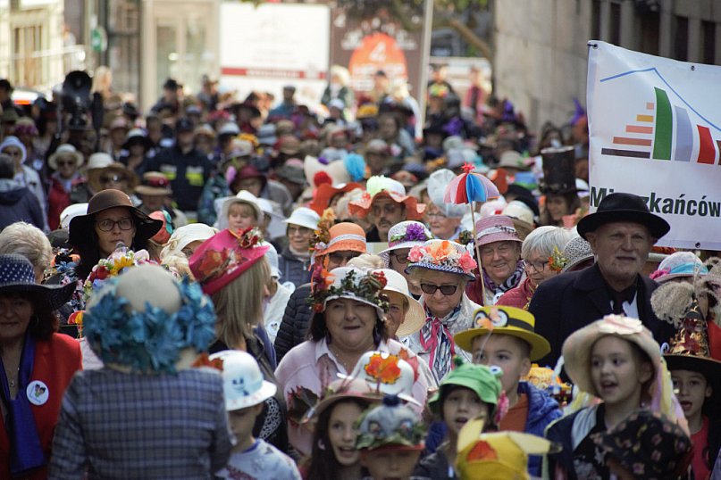 Parada Kapeluszy przeszła ulicami Bielska-Białej