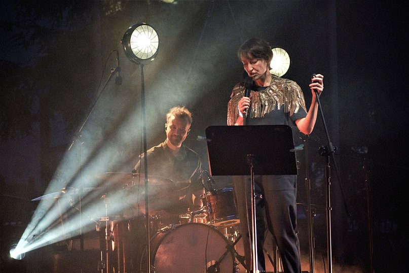 Katarzyna Groniec w parku Słowackiego