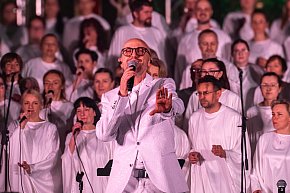 Muzyka, radość i wspólnota – tak rozpoczął się Festiwal Gospel w bielskiej katedrze-657