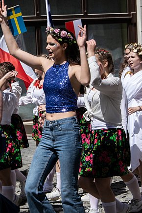 Barwny korowód podczas DNI BEZPIECZEŃSTWA, KULTURY RUCHU I RATOWNICTWA DROGOWEGO-666
