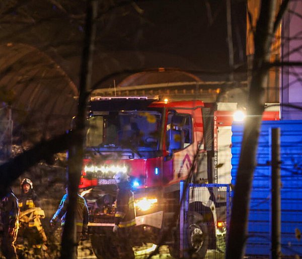 Zakończyła się akcja gaszenia pożaru w czechowickiej firmie przetwarzającej odpady-15602