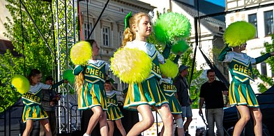Dzień Tańca rozbujał scenę i publiczność – od przedszkolaków po seniorów-18621