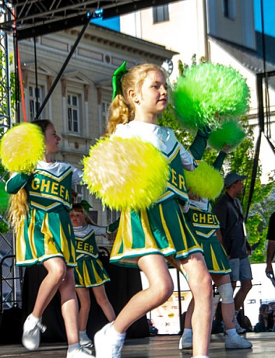 Dzień Tańca rozbujał scenę i publiczność – od przedszkolaków po seniorów-18621