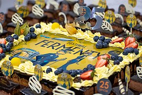 Fermenty. 25 lat śmiechu, wspólnoty i żółtej rewolucji na kartach książki-18735