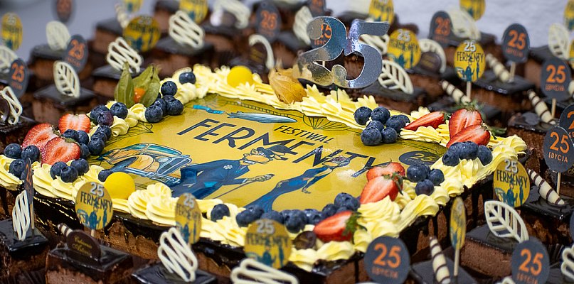 Fermenty. 25 lat śmiechu, wspólnoty i żółtej rewolucji na kartach książki - 18735