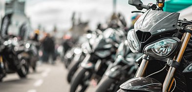 Świat motocykli: pasja, wydarzenia i serwisowanie-19771
