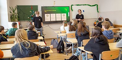 Młodzi przeciw cyberprzestępczości. Projekt uczniów bielskich szkół-19929