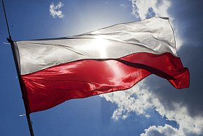 Flaga i hymn na nowo? Rząd chce korekty przepisów dot. symboli narodowych-19965