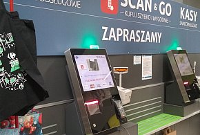 Gigant handlowy może opuścić kraj. Ma w Polsce 800 sklepów-21215