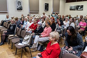 Konkurs artystyczny dla seniorów - wręczono nagrody i wyróżnienia-21587