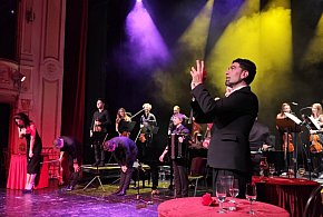Astor Piazzolla znakomicie czuje się także pod beskidzkim niebem-21414