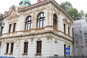 Pałacyk Rosta odzyskuje dawny blask - widać pierwsze efekty remontu-17219