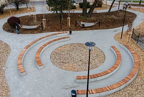 Nowy skwer przy ul. Stefanii Sempołowskiej i Hugona Kołłątaja w Bielsku-Białej