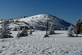 W Beskidach wciąż zalega śnieg. Powyżej 1000 m n.p.m. trudne warunki na szlakach