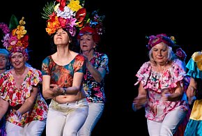 Teatr, taniec, śpiew, poezja i rękodzieło w Domu Kultury w Hałcnowie